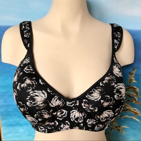 Adrianne Vittadini - Picture 2 of 7